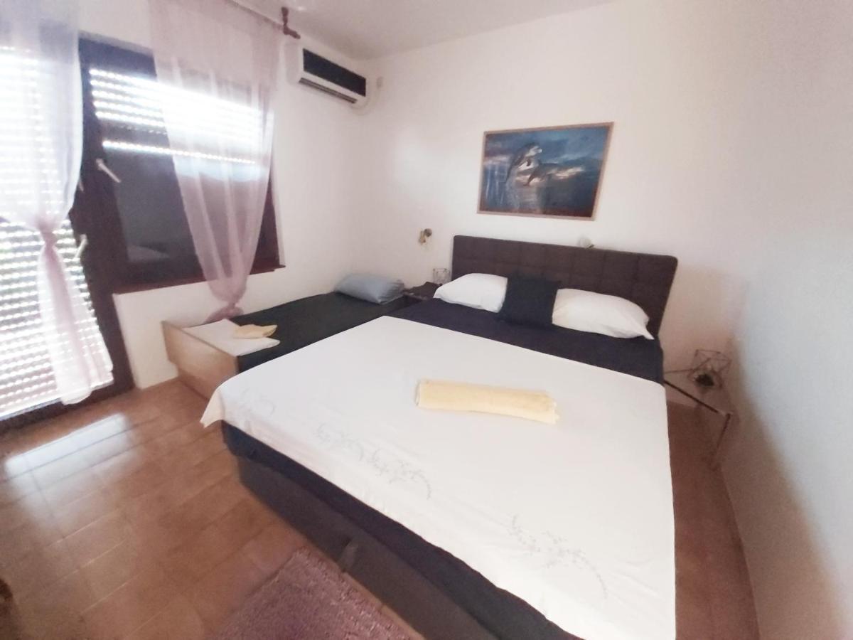 Apartman Arija-Pino فوديس الغرفة الصورة